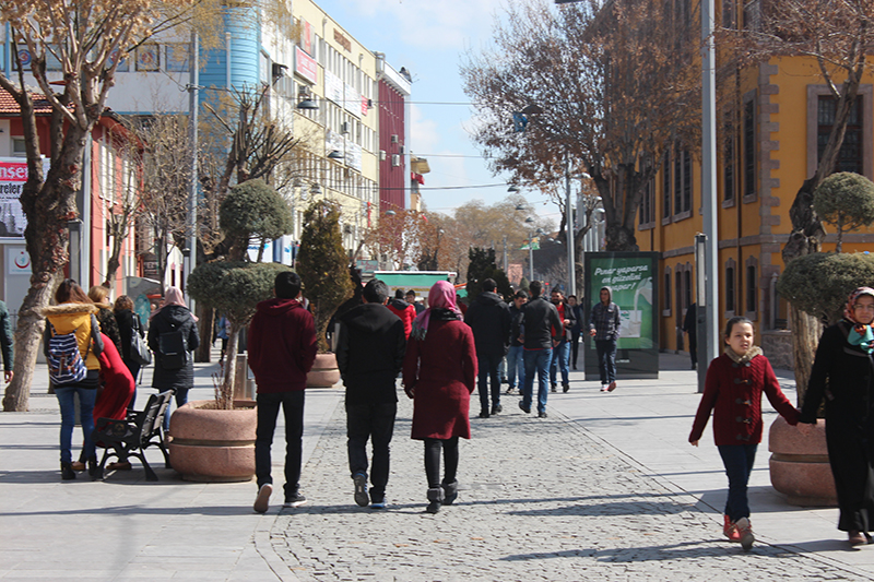 Vatandaşlar sokaklara akın etti