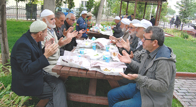 “Şiddette en büyük etken çocukluk yılları”