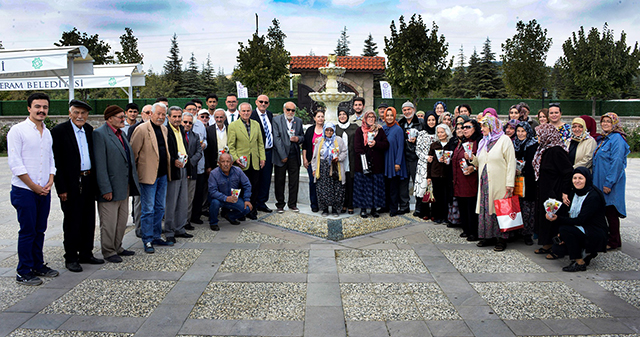 ‘Yaşlılarımızın yanındayız’