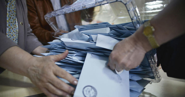 Referanduma yoğun katılım