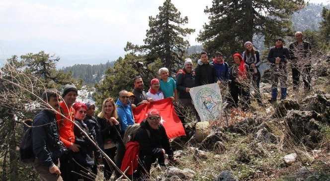 Beyşehir'li Doğaseverlerden Teröre Lanet Yürüyüşü