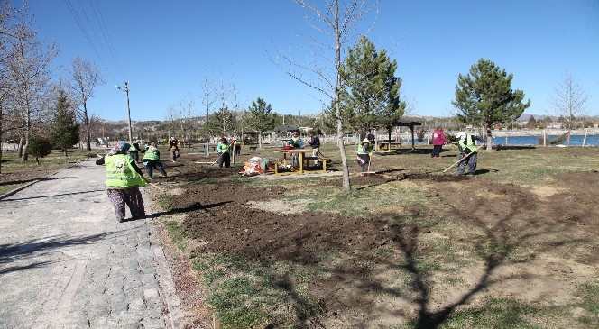 Seydişehir'de Kuğulu Park Yaza Hazırlanıyor