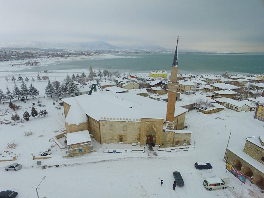 Beyşehir, gölüyle kış mevsiminde havadan bir başka güzel