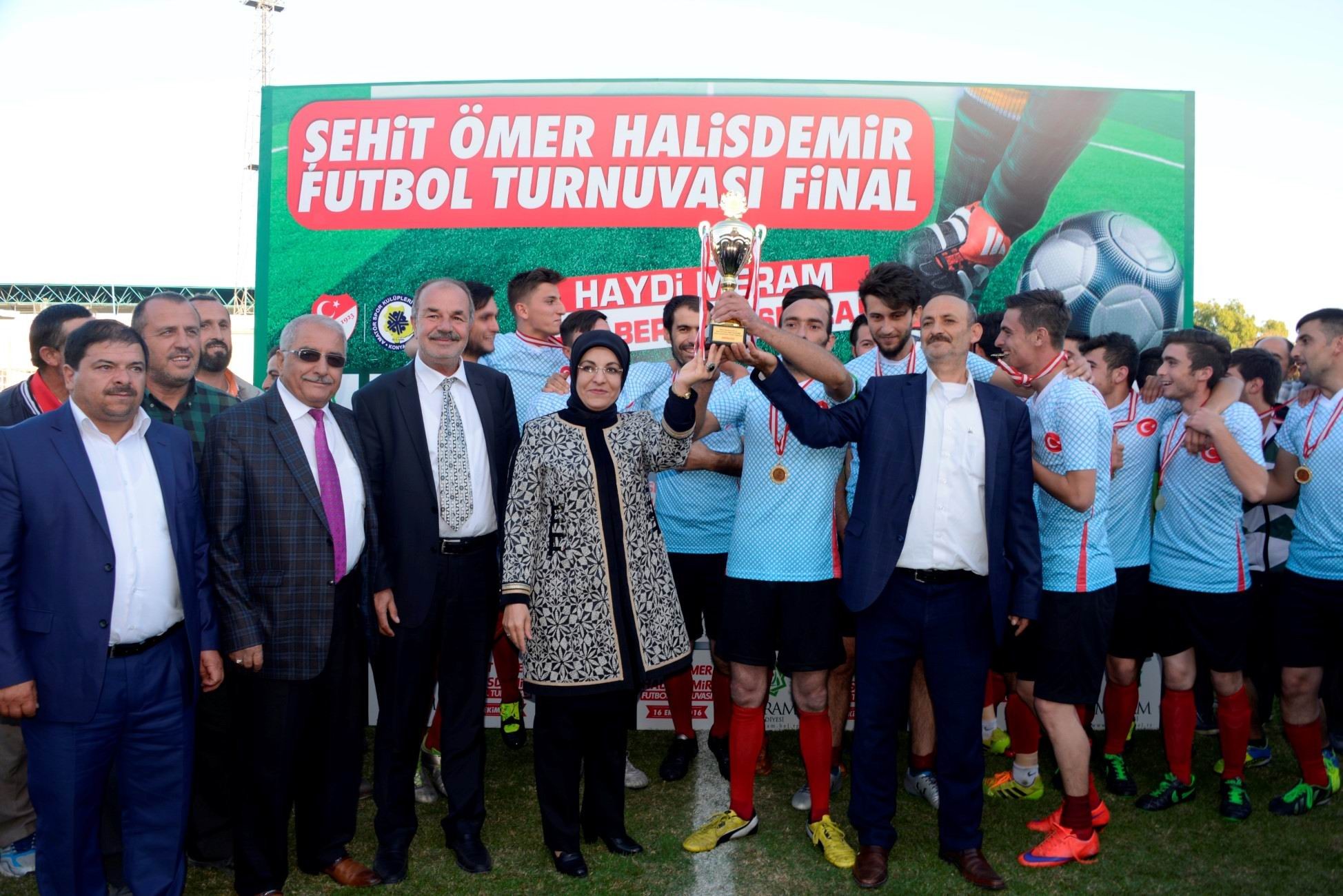 Şehit Ömer Halisdemir futbol turnuvası sona erdi