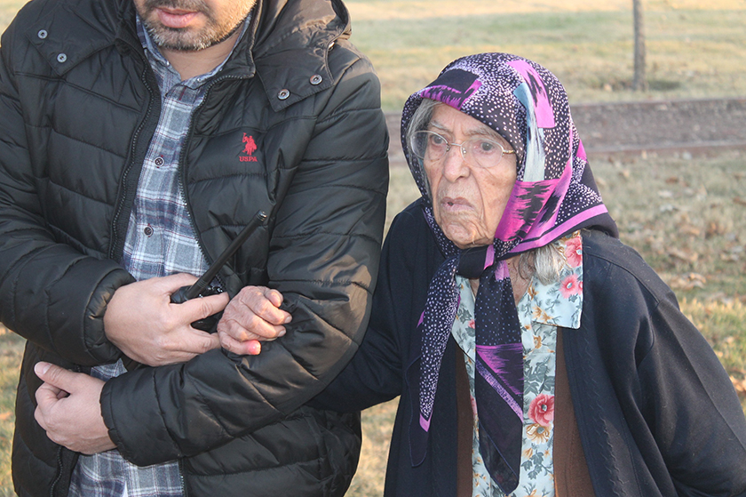 90 yaşındaki kadının 480 bin lirasını dolandırdılar