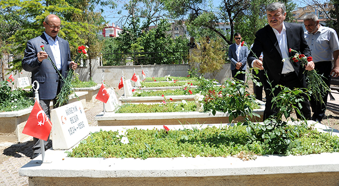 ‘Gelecek nesillere unutturmayacağız’