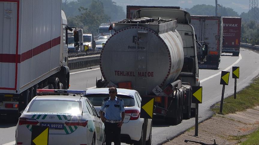 Yakıt tankeriyle otomobil çarpıştı: 1 yaralı