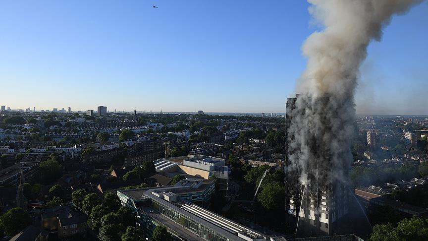 Londra'da 24 katlı binada yangın