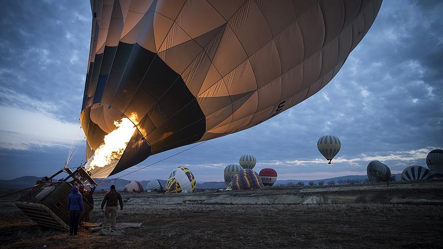 Kapadokya'da sıcak hava balon turları yeniden başladı