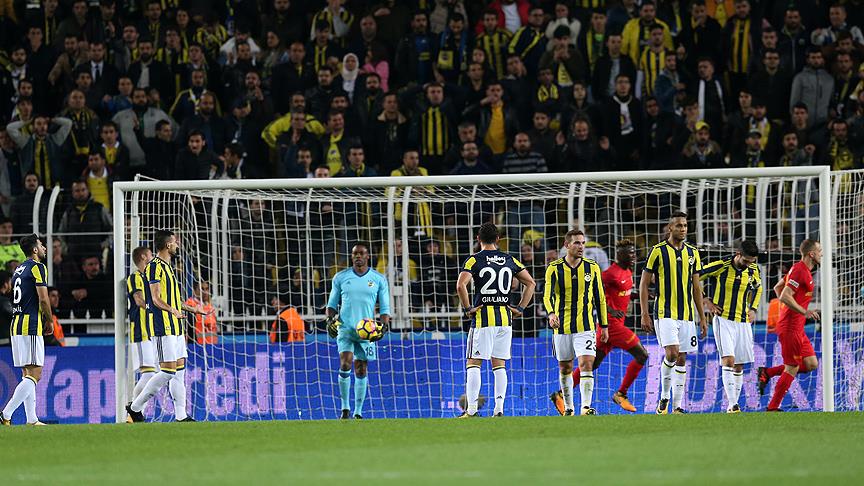 Fenerbahçe liderliği unuttu