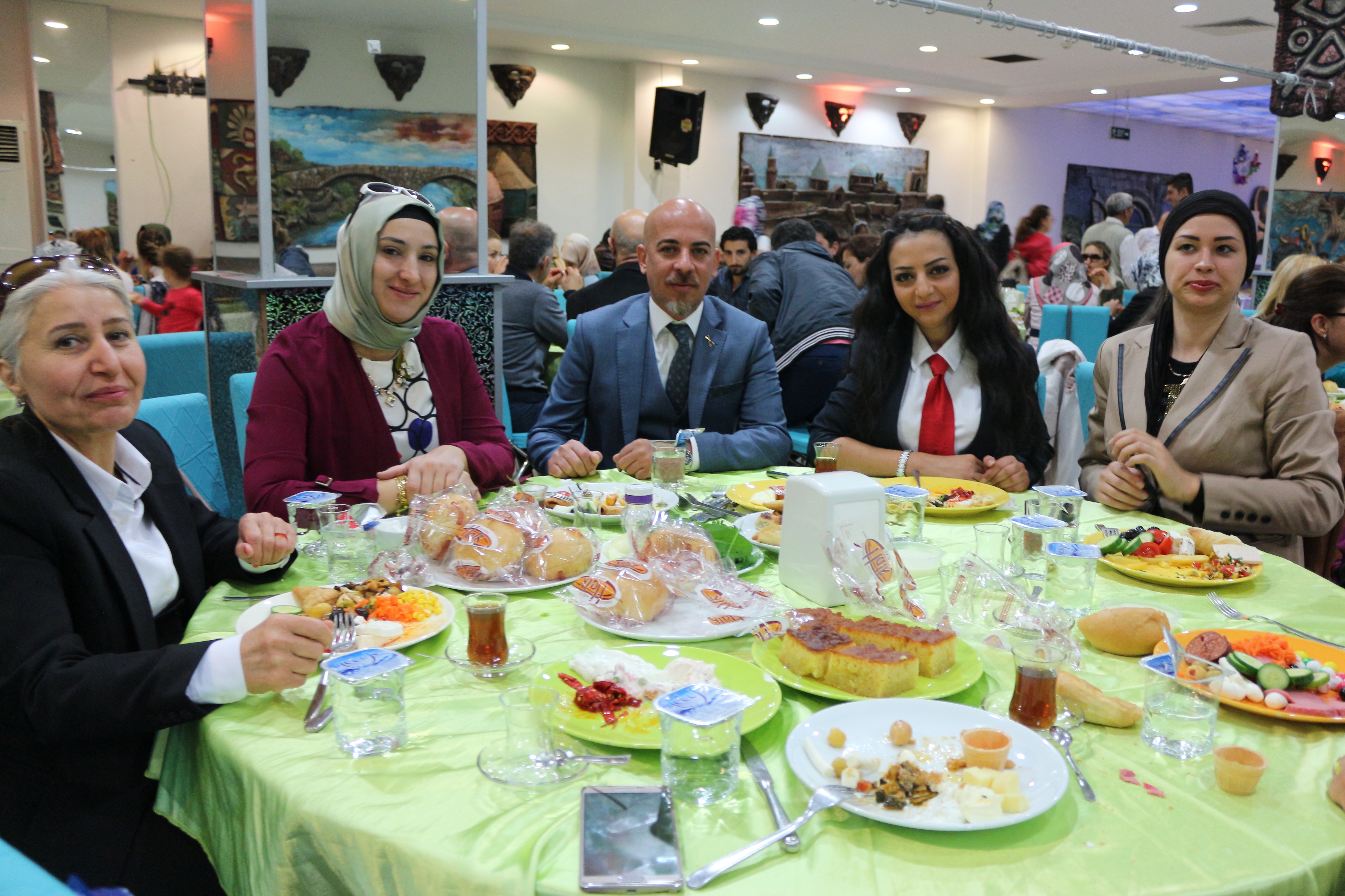 Konya Berberler ve Kuaförler Odası kadın üyeleriyle kahvaltıda buluştu