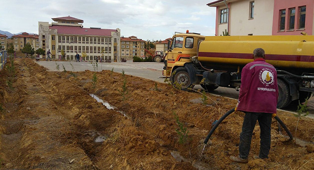 Okul bahçeleri güzelleşiyor