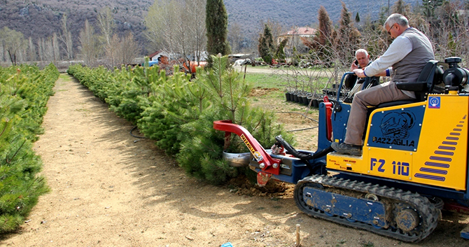 Seydişehir fidanlığına söküm makinesi alındı