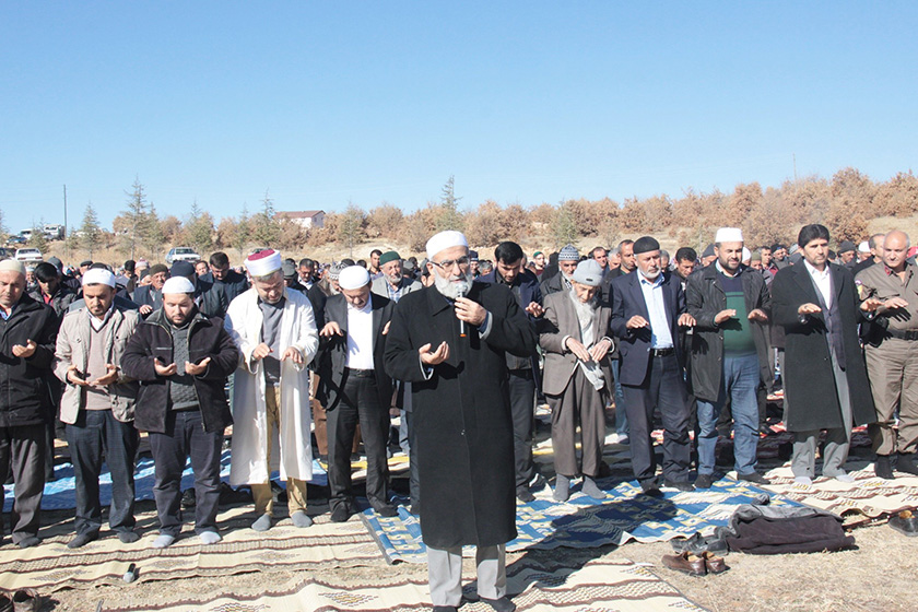 Derbent'te vatandaşlar yağmur duasına çıktı