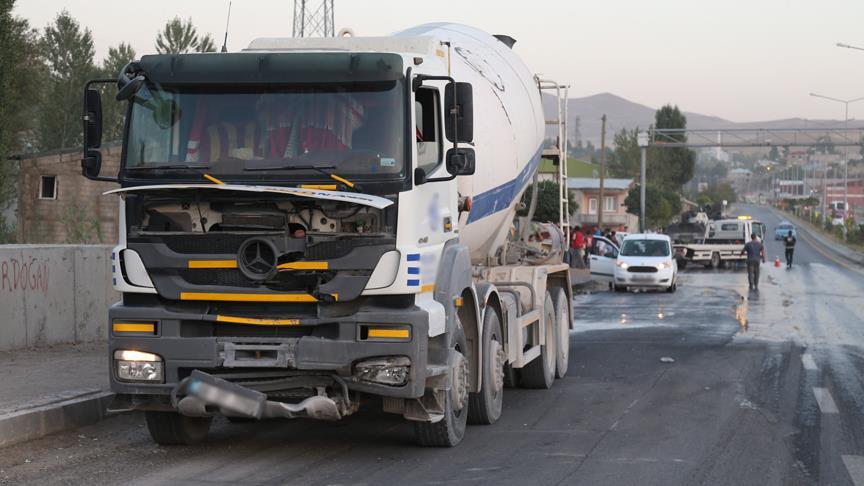 Beton mikserinin çarptığı kadın hayatını kaybetti