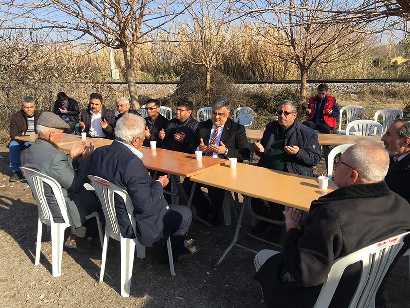 Başkan Özgüven'den şehit polisin babaocağına taziye ziyareti