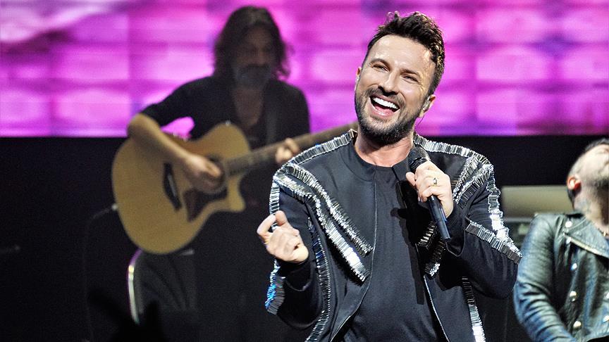 Tarkan, Los Angeles'ta sevenleriyle buluştu