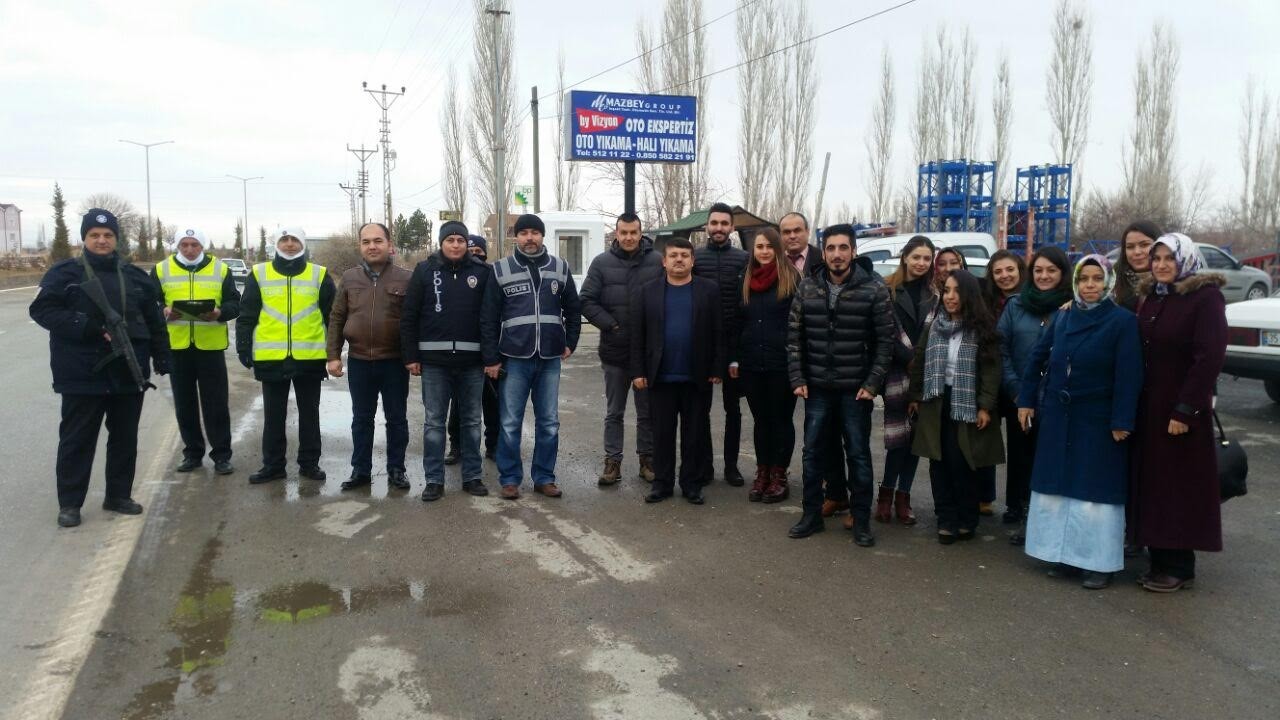 Beyşehir’de yurt öğrencilerinden polise ziyaret