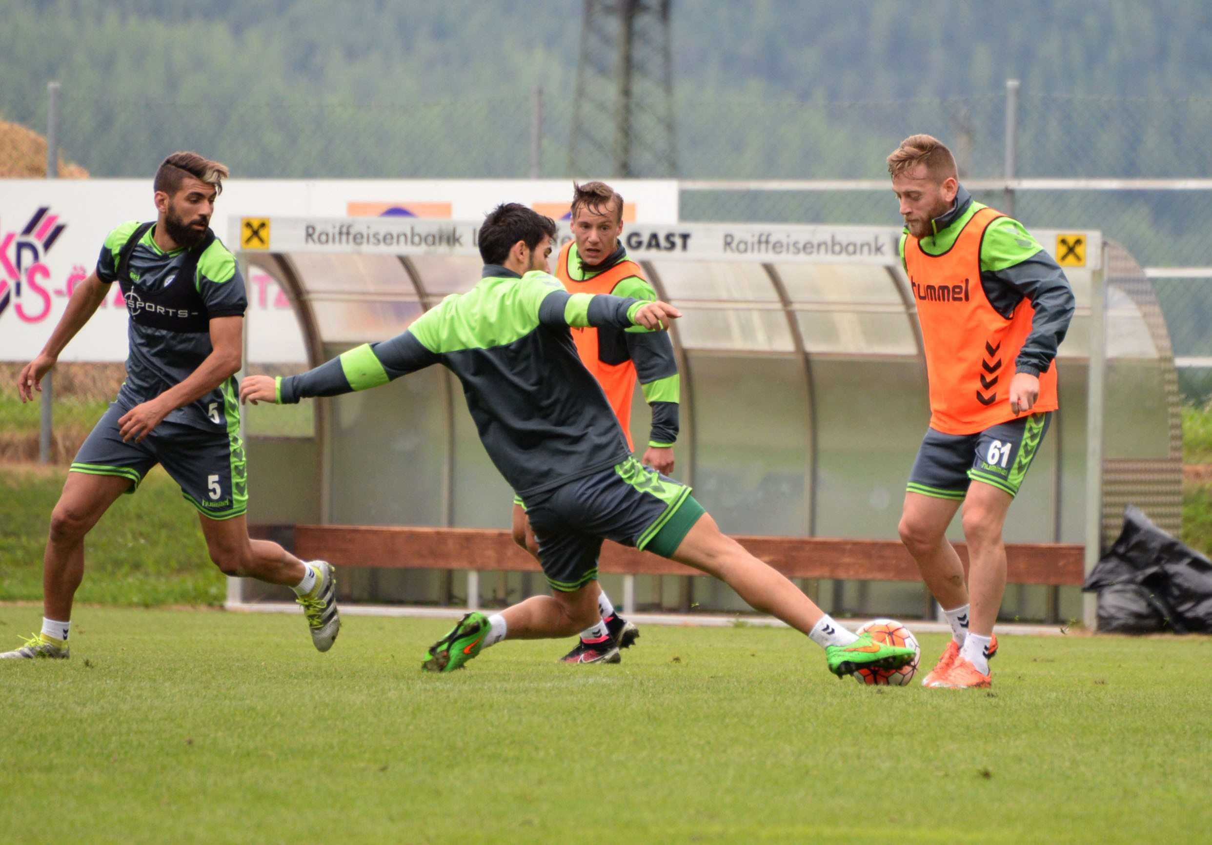 Atiker Konyaspor çalışmalarını sürdürüyor