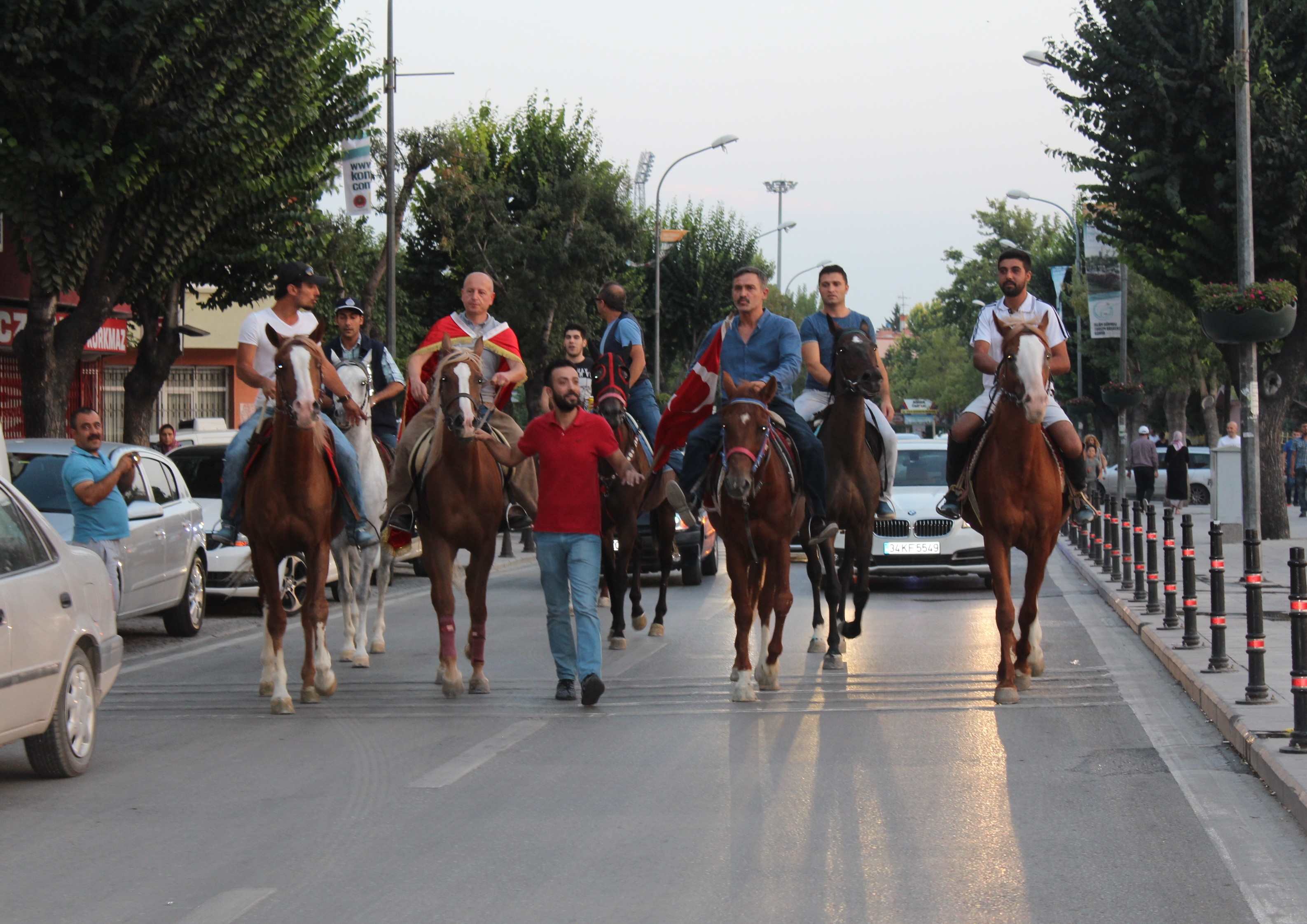 Konya’da atlı yürüyüş