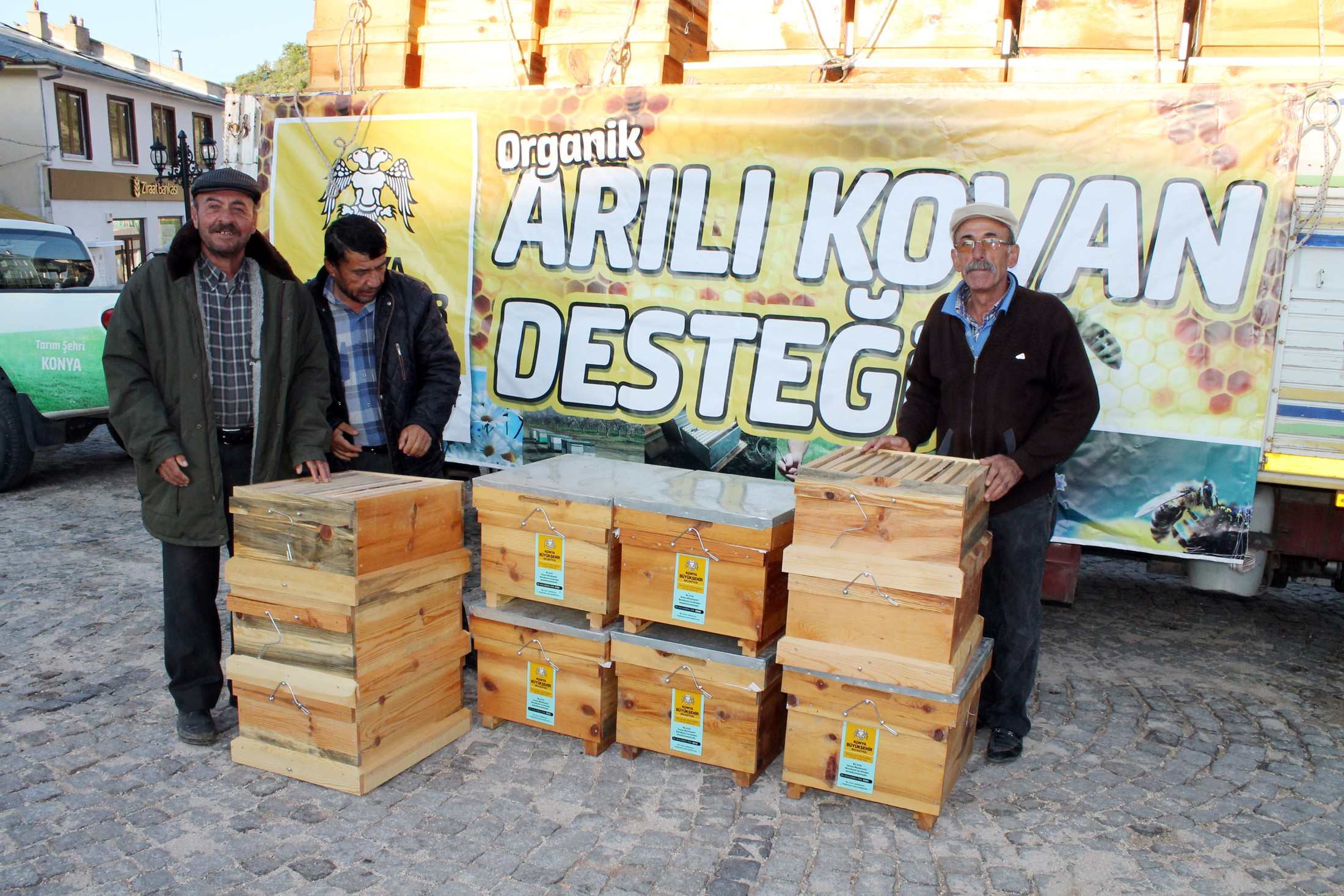 Konya Büyükşehir’den Üreticiye Arı Desteği