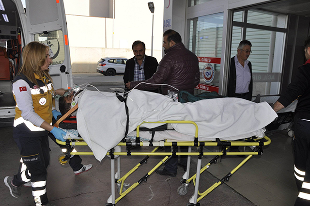 Seydişehir’de otomobil devrildi: 3 yaralı