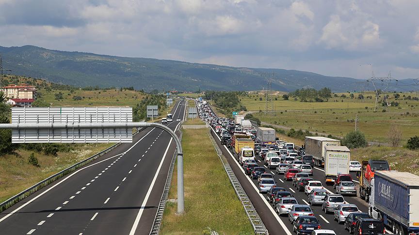 Sürücülere bayram yolculuğu uyarıları