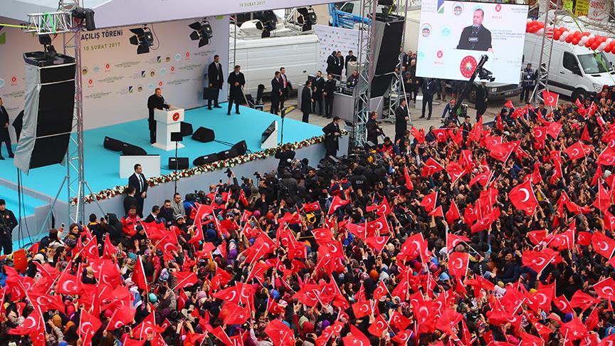 "Bu sistem bileklerimizde prangaydı"