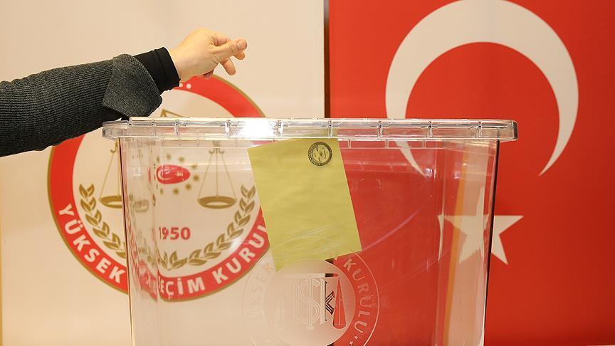 Referandumda yurt dışında yaşayanlar istediği yerde oy kullanabilecek