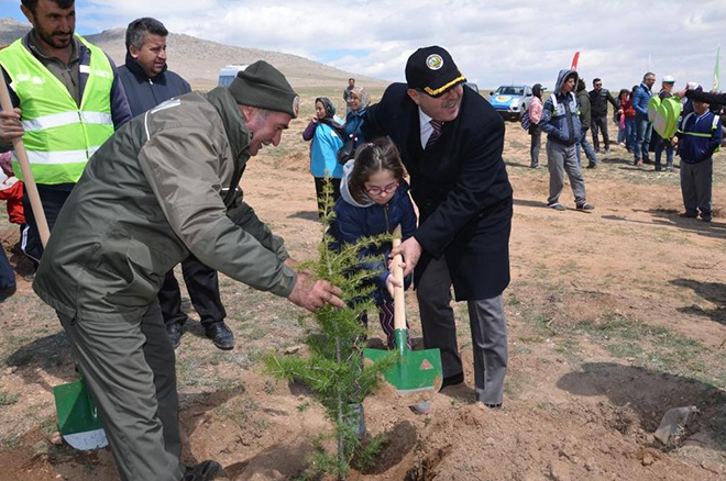 ‘Sen gülümse diye’