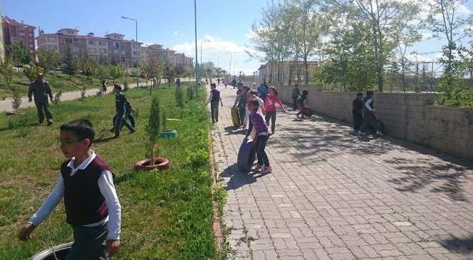 Beyşehir'de Fidanları Atık Araç Lastikleri Koruyacak