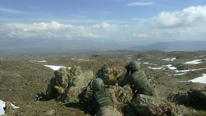 Çukurca askeri üs bölgesinde çatışma: 7 asker yaralı