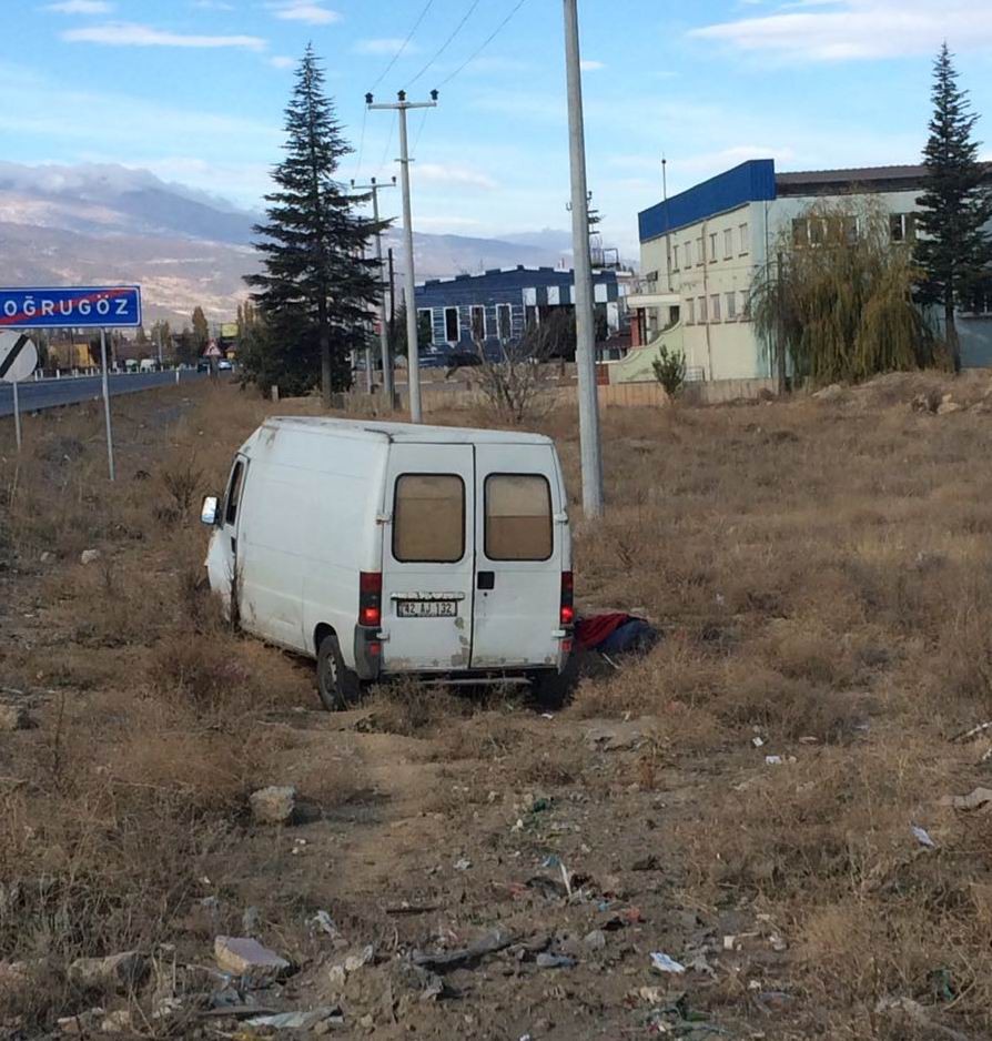 Konya’da kamyonet şarampole devrildi: 1 ölü, 1 yaralı