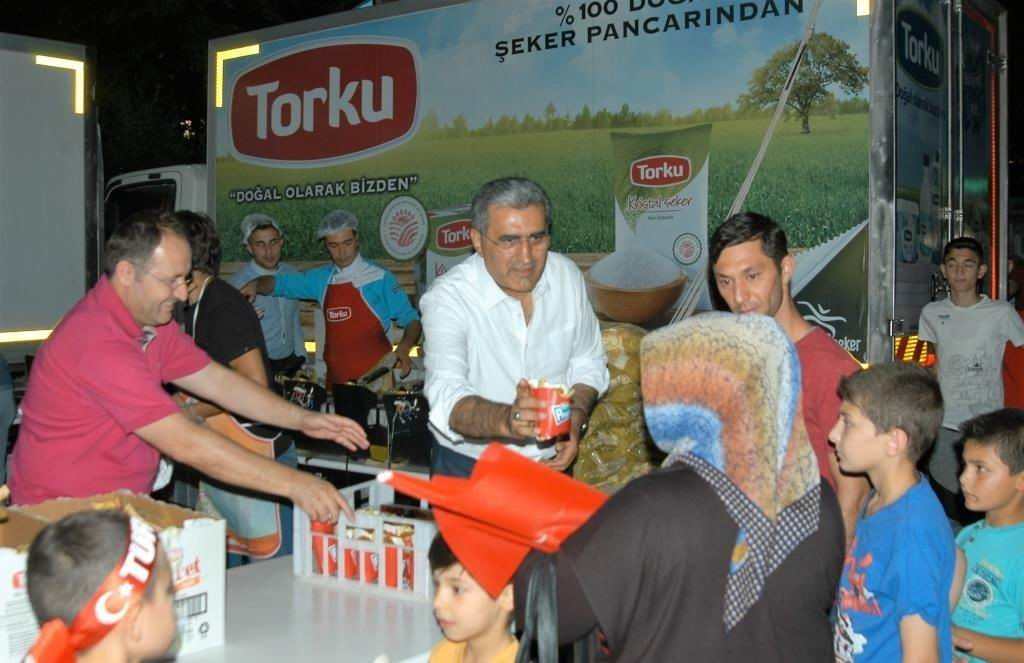 Torku, demokrasi nöbetindeki vatandaşları yalnız bırakmadı