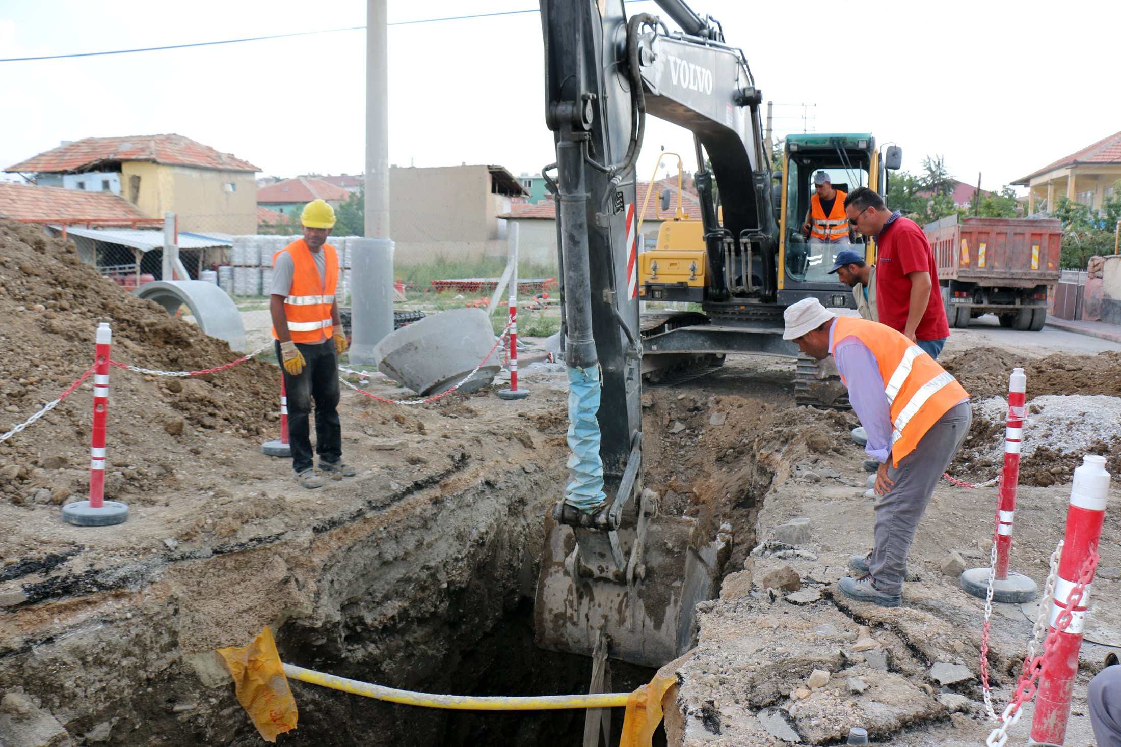 Üç Mahalleye 43 Kilometre Kanalizasyon Şebekesi