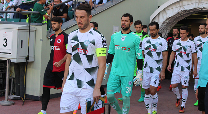 En az sarı kartı Konyaspor gördü