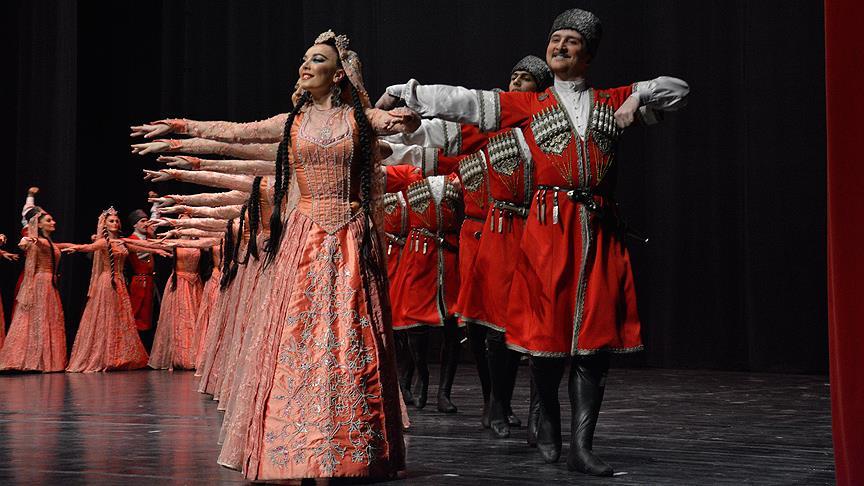 'Lezginka' Bursa'da sahne aldı