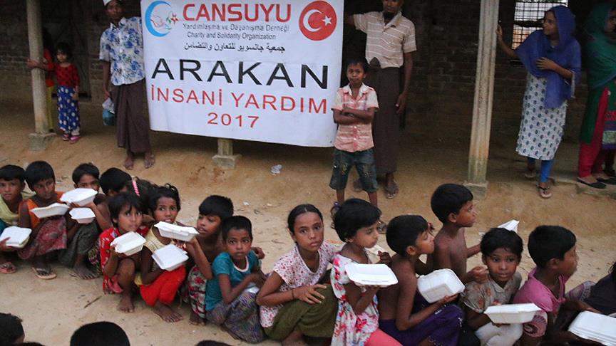 Cansuyu Derneği'nden Arakanlılar'a yardım