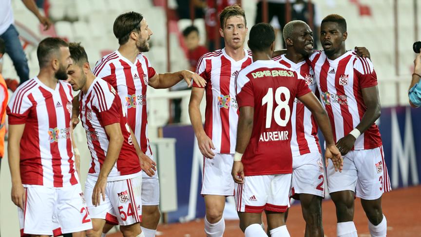 Sivasspor evinde kazandı