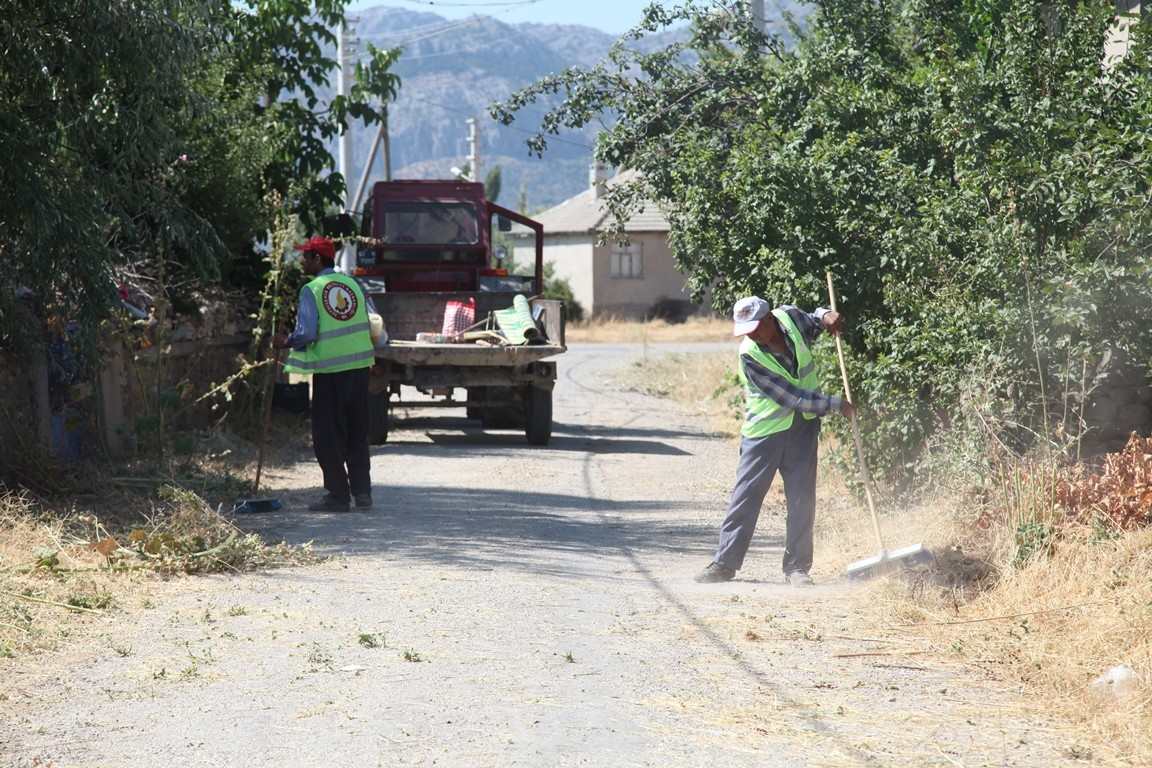 Seydişehir Belediyesi’nin temizlik çalışmaları sürüyor