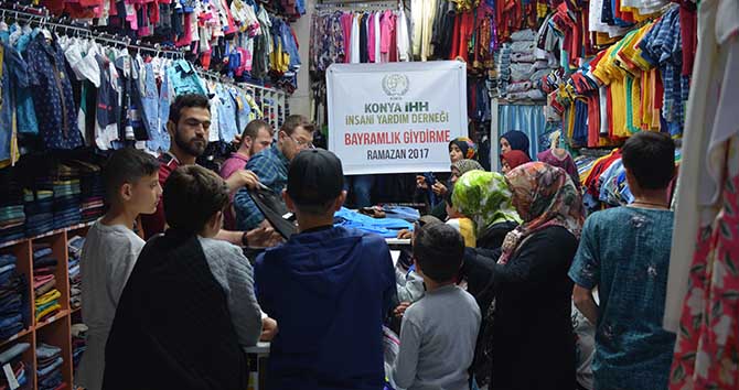 İHH Konya'daki 500 yetime "bayramlık" sevinci yaşattı