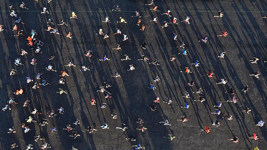 Paris Maratonu'na Kenyalı çift damgasını vurdu