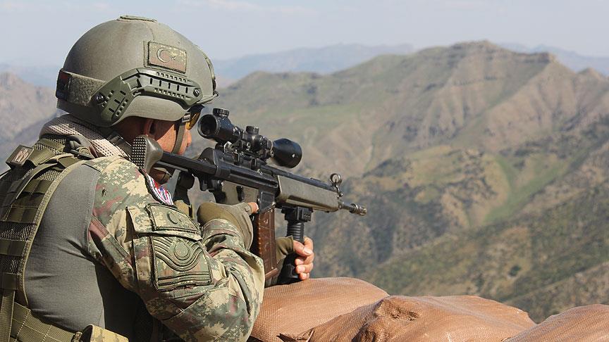 Tunceli'de PKK'nın bombacısı ölü ele geçirildi