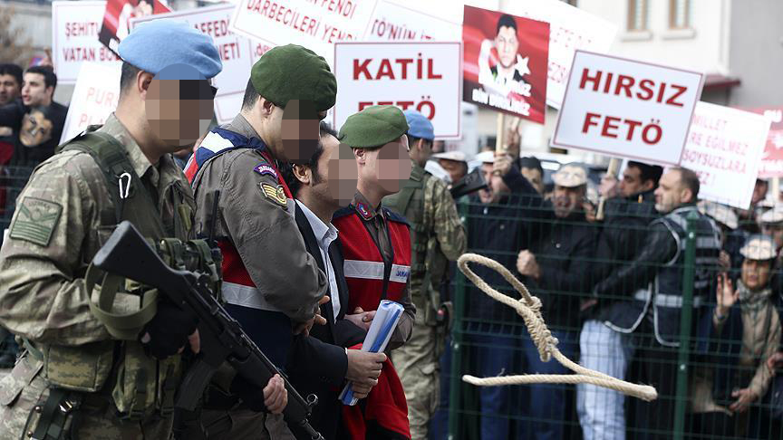 Şehit Halisdemir davası öncesi sanıklar protesto edildi