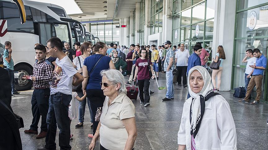 Bayram için otobüs biletleri tükendi