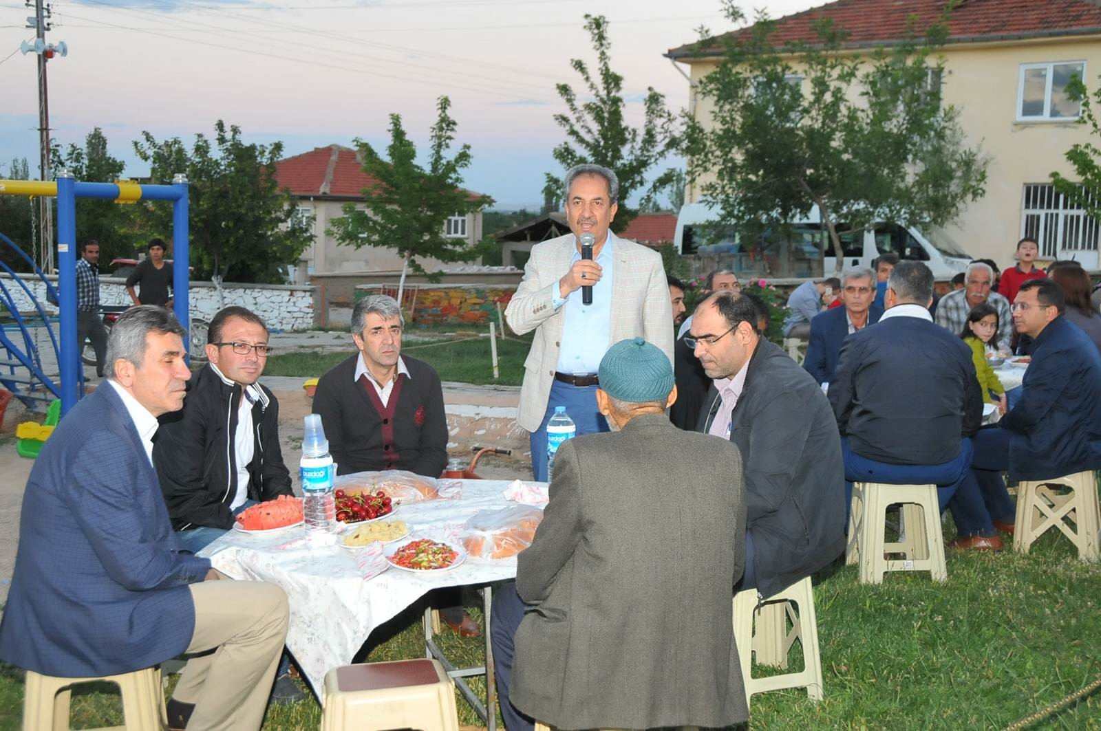 Akşehir Belediyesi Saray Mahallesi Halkını İftarda Buluşturdu