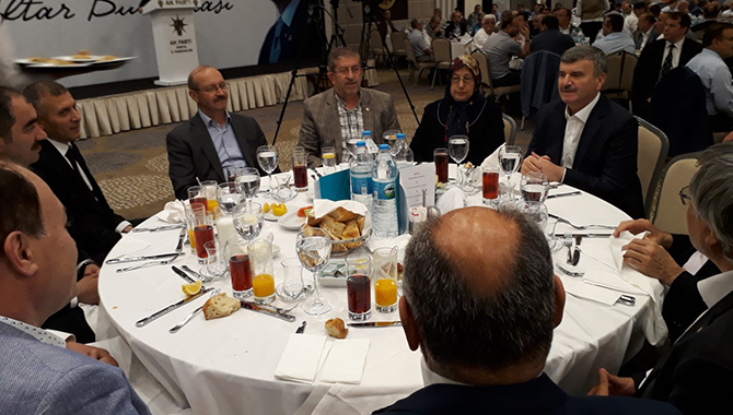 AK Parti’den şehit ailelerine iftar