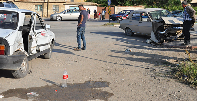 Akşehir'de trafik kazası: 2 yaralı