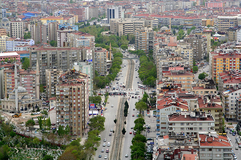 Yayaların trafik sorunu çözülmeli