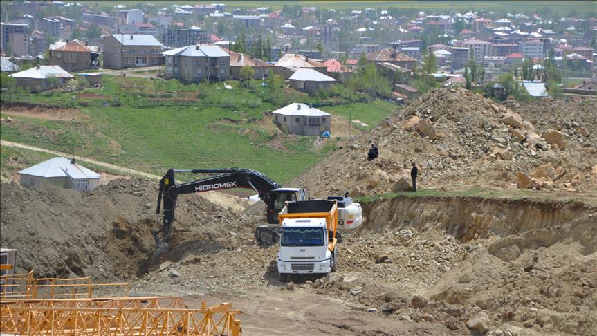 Terör mağdurlarının yüzü yeni konutlarla gülecek